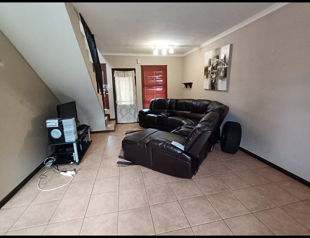 3 BEDROOM TOWNHOUSE FOR SALE IN PARKLANDS